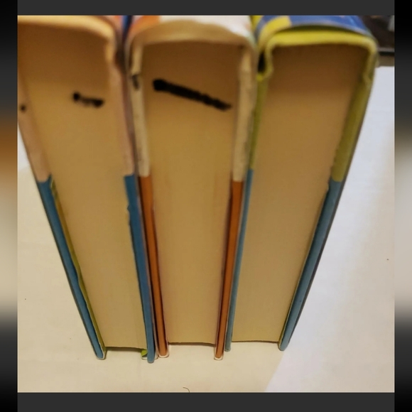 :* 3 books  Melissa Glazer, Maggie Sefton  Isabella Alan . A knitting mystery - Picture 8 of 11